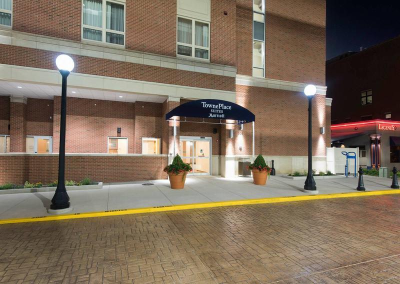 Towneplace Suites By Marriott Champaign Exterior photo